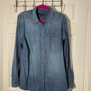 Banana Republic Slim Fit Denim Shirt in X Large